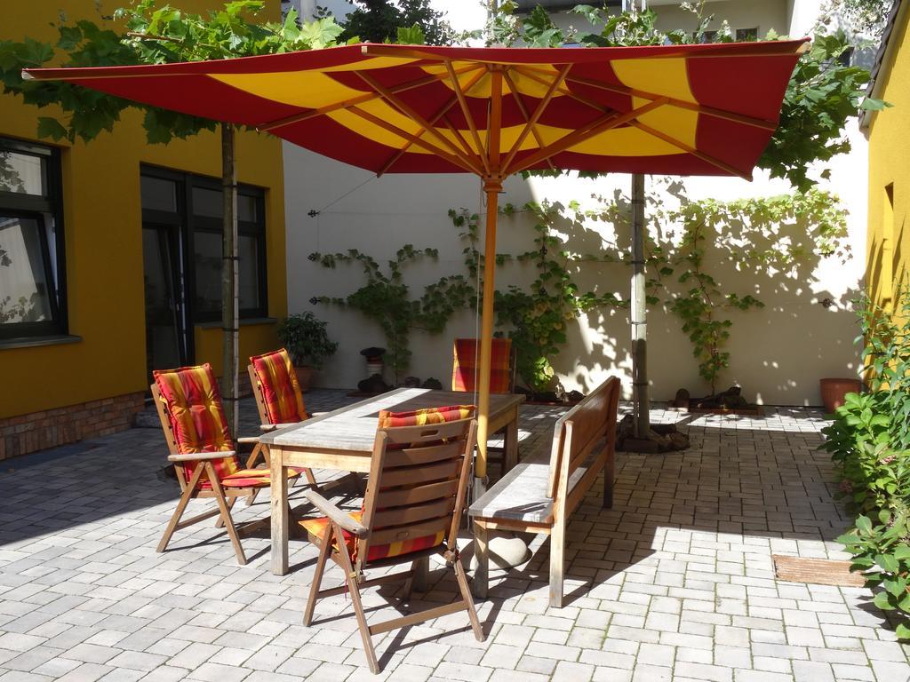 Fewo Mit 2 Schlafzimmern, Wohnkueche, Terrasse ボン エクステリア 写真